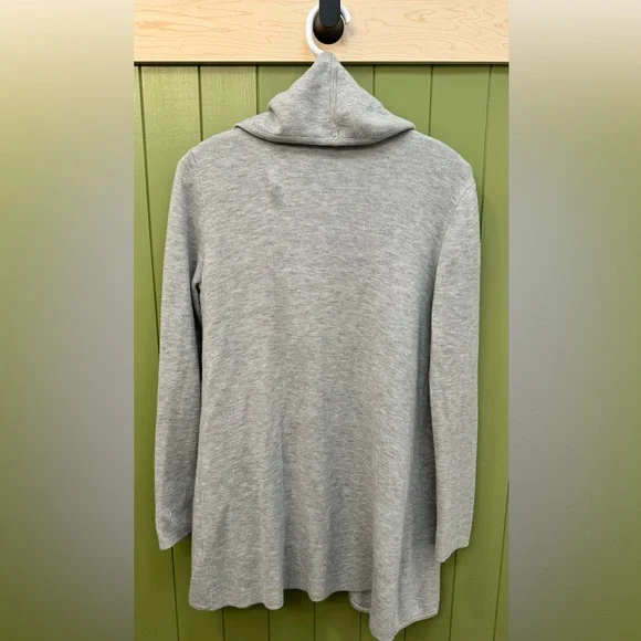 DYNAMITE sweater - Picture 2 of 4